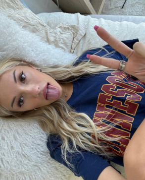 Therese Gagnon, 18, United States