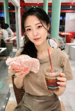 WendyBlack, 25, China