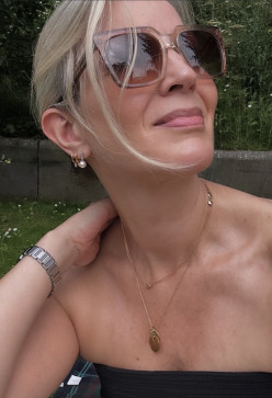Lizz Doll, 55, United States