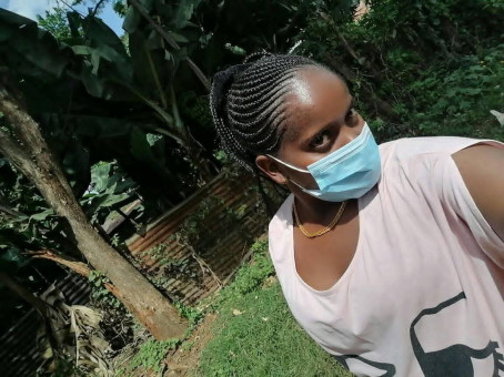 Reen, 26, Kenya