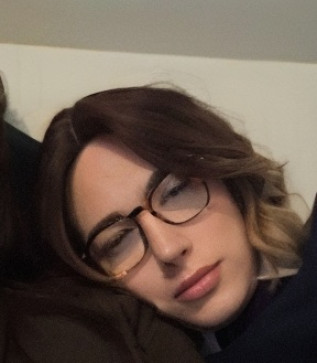 Laura, 22, Belgium