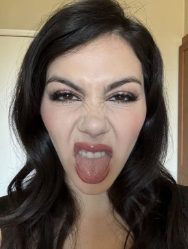 R, 36, United States