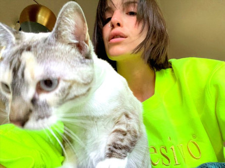 Bella, 31, United States
