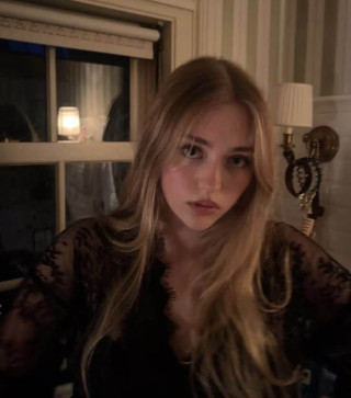 Brooklyn Grey, 19, Canada