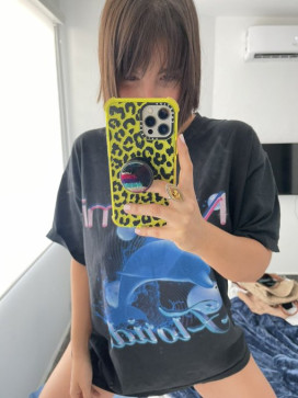 Bella, 32, United States