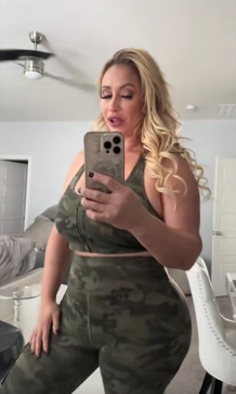 Belinda Muller, 36, United States