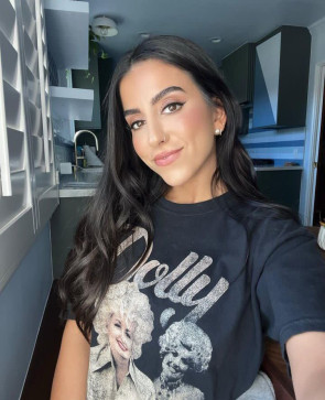 Sian, 29