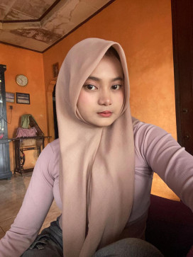 Norsehera Vandar, 19, Indonesia