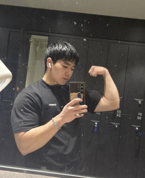 Dong Hyun, 28, United States