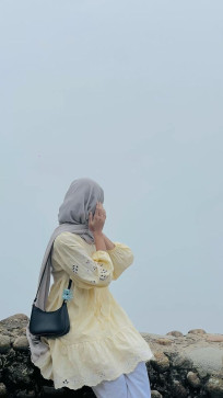 Aysha16, 18, India