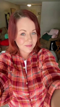 Sandy Gold, 37, United States