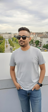 Divyesh, 27, Poland