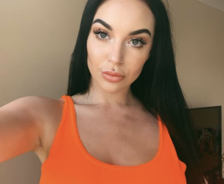 Helen, 32, United Kingdom