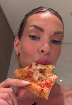 Juliet, 29, United States