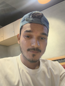 Aligarh Ki Vines, 18, India