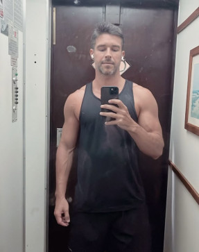 Andrew, 37, United States