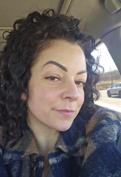 Emily Thompson, 32, United States