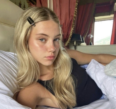 Maya, 21, Netherlands