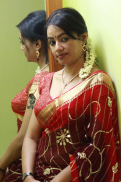 Shruti, 36, India