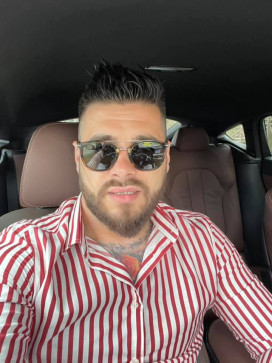 Nik, 40
