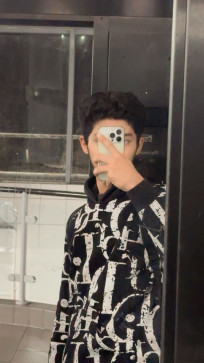 Yyg Hjiii, 18, United Kingdom