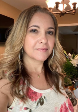 Hannah Walters, 37, United States