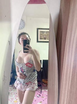 Gurly Curvy, 22, Philippines