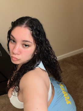 Maya Elise, 25, United States