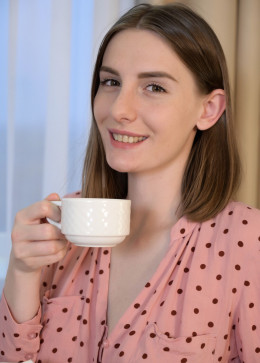 Anna, 25, United States