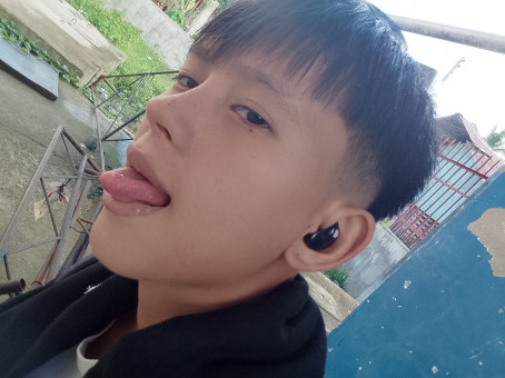 Crist Jimenez, 18, Philippines