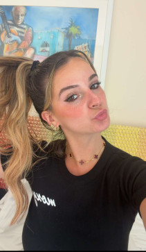 Charlotte, 30, United States