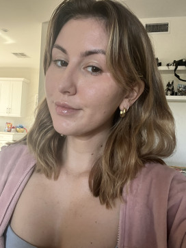 Hessy Carlson, 31, United States