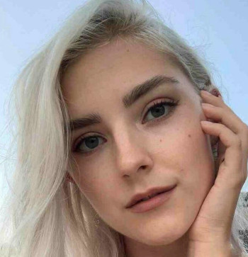 Amanda Charlotte, 25, United States