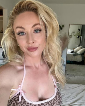 Scarlett, 35, United States