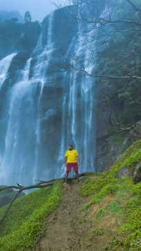 Thavish, 24, Sri Lanka