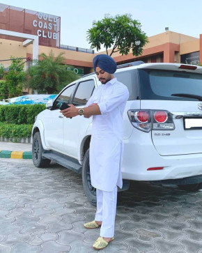 Munda Punjabi, 28, India
