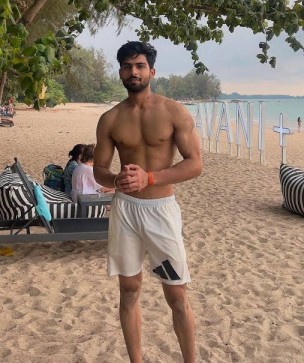 Jacks Gaveria , 25, Mexico