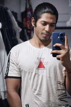 Zack, 22, India