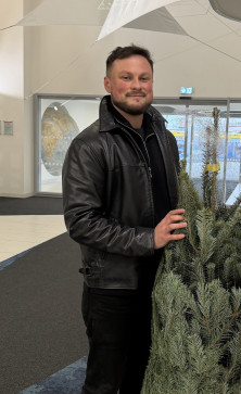 V, 29, Germany