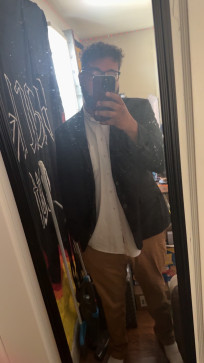 W, 22, United States