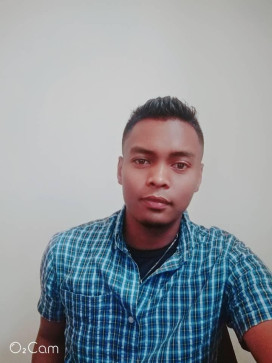 Naxi, 29, Madagascar