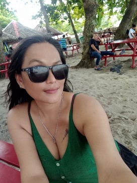 Nicole Navarro , 41, Philippines