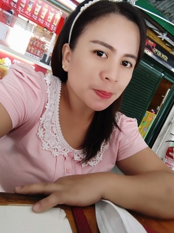 Laarni Del Rosario, 39, Philippines