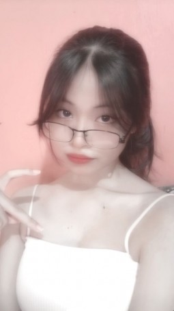 Stacy, 18, South Korea