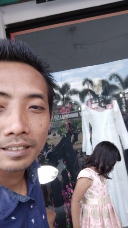 Hadi, 38, Indonesia