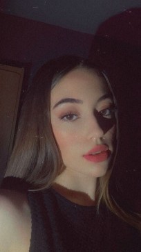 Sara, 21, Canada