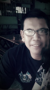 AJ, 45, Philippines