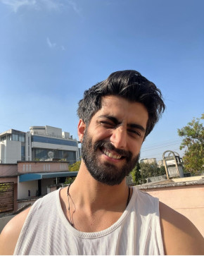 Rishi Nanda, 34, India